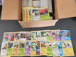 Huge Collection Bulk Lot of 800+ Pokemon Cards - Image 1
