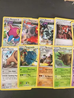 Huge Collection Bulk Lot of 800+ Pokemon Cards - Image 2