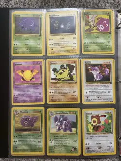 Pokemon TCG 90 Card Binder Lot WOTC - Image 4
