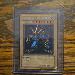 Konami Dragon de Tres Cuernos 1st Edition Holo LDD-S000 Yu-Gi-Oh! Spanish - Image 1