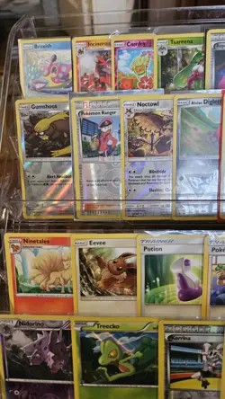 Pokemon Lot of 30 Holo Reverse Holo & Non Holo Cards NM-LP Ninetales Vintage - Image 2
