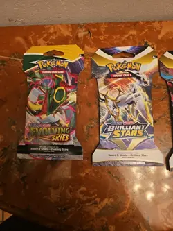 Pokemon SWORD & SHIELDS Booster Pack 4x Sealed Packs, 10 Cards Each Pack. - Image 4