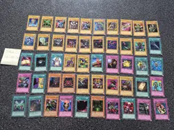 Complete Starter Deck Yugi Of 50 Cards 1ST EDITION french Version Dark Magician - Image 1
