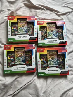 Pokemon TCG First Partner Illustration Collection Series 1 Sealed IN HAND ! ✅ X4 - Image 1