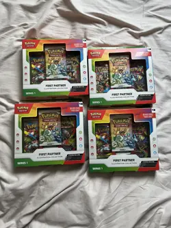 Pokemon TCG First Partner Illustration Collection Series 1 Sealed IN HAND ! ✅ X4 - Image 4