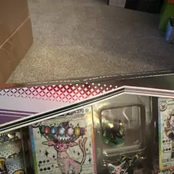 Pokemon TCG Prismatic Evolutions Premium Figure Collection slight damage - Image 4