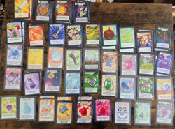 Neopets Battledome TCG lot, holos! 220 cards - Image 3