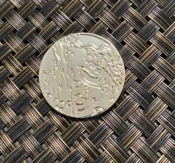 POKEMON TCG CHARIZARD GOLD METAL COLLECTIBLE COIN BEAUTIFUL L@@K - Image 2