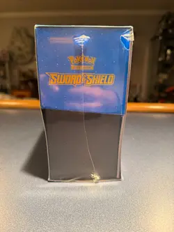 Pokemon Sword and Shield Elite Trainer Box Zamazenta - Image 3