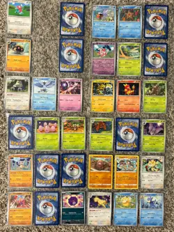 Lot of over 300 modern Pokemon Cards, mostly first and second generation pokemon - Image 5