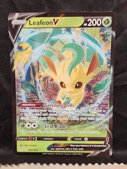 Pokemon TCG Leafeon v Evolving Skies Holo Ultra Rare Card 007/203 NM Condition - Image 1