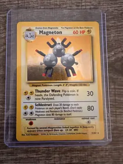 Holo Magneton 9/102 Base Set Unlimited , Pokemon Card Holo 1999 - Image 1