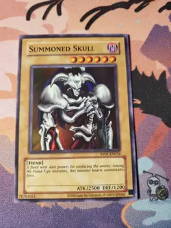 Yu-Gi-Oh! Summoned Skull RP01-EN024 (2020 Reprint) Super Rare LP - Image 1