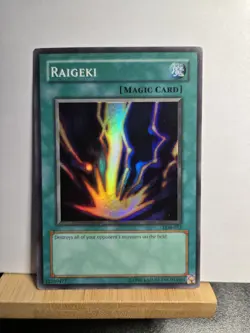 Yu-Gi-Oh! TCG Raigeki Legend of Blue Eyes White Dragon LOB-053 Unlimited LP - Image 1