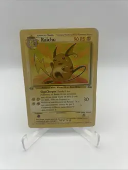 DAMAGED Portuguese 29/62 Raichu 1st Edition Rare Pokemon TCG Fossil WOTC - Image 1