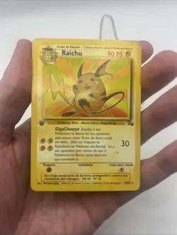 DAMAGED Portuguese 29/62 Raichu 1st Edition Rare Pokemon TCG Fossil WOTC - Image 4