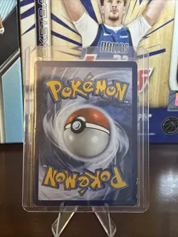 Pokemon TCG Celebrations Pikachu Holo Rare Card 005/025 25th Anniversary - Image 2