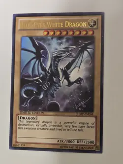 Yu-Gi-Oh - BLUE-EYES WHITE DRAGON - JUMP-EN068 - Ultra - Nm/vlp - Image 1