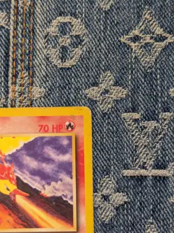 2000 Pokemon Promo Moltres Black Star Aoki Error Card - Image 4
