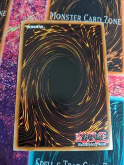 Yu-Gi-Oh! Junk Giant PGL2-EN001 1st Edition Gold Secret Rare NM - Image 3