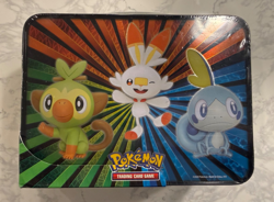 Pokemon TCG: 2020 Spring Collectors Chest Tin Sword & Shield and Sun & Moon - Image 3