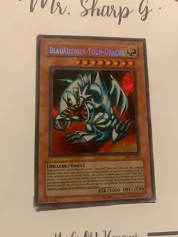 BLAUAUGIGER TOON-DRACHE - SRL-G000 DEUTSCH Yu-Gi-Oh! CARD SECRET RARE HOLO - Image 4