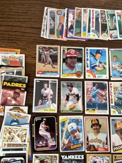 Lot of 100 HOF Baseball Cards from 80s Reggie Ryan Bench Brett Koufax Rickey + - Image 2