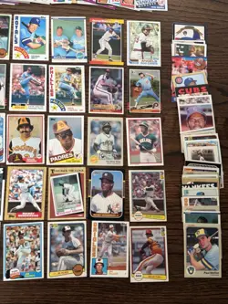 Lot of 100 HOF Baseball Cards from 80s Reggie Ryan Bench Brett Koufax Rickey + - Image 4