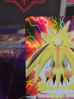 2004 CARDDASS POKEMON ADVANCED GENERATION ZUKAN CARD HOLO #380 ZAPDOS - Image 2