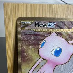 Mew ex Gold Metal Card NM 205/165 Scarlet & Violet 151 Pokemon Card - Image 2