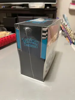 Pokemon Black Bolt ETB Sealed scarlet and violet - Image 3