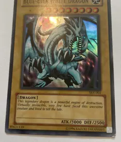 Yugioh Blue-Eyes White Dragon SKE-001 Super Rare Unlimited Edition - Image 2