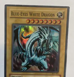 Yugioh Blue-Eyes White Dragon SKE-001 Super Rare Unlimited Edition - Image 3