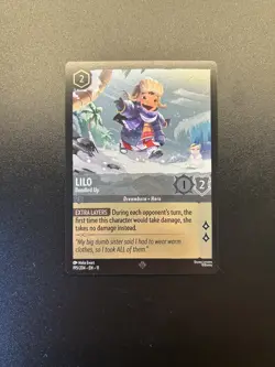 195/204 Lilo - Bundled Up - Winterspell - Super Rare - FOIL - Disney Lorcana - Image 3