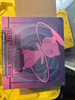 Pokemon TCG: Sword & Shield Fusion Strike Elite Trainer Box Sealed TORN PLASTIC 820650809330 - Image 1
