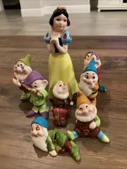 Vintage Disney Snow White & The 7 Dwarfs Ceramic Figurine Set Japan 8 Piece Set - Image 1