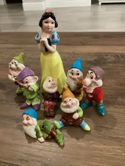 Vintage Disney Snow White & The 7 Dwarfs Ceramic Figurine Set Japan 8 Piece Set - Image 5