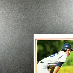 1983 Topps #498 Wade Boggs Rookie (RC) Near Mint (NM) Red Sox Hall of Fame - Image 3