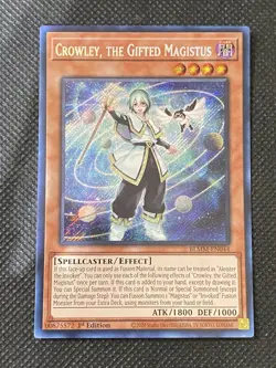 YuGiOh! - Crowley, the Gifted Magistus BLMM-EN044 Secret Rare 1st Edition NM - Image 1