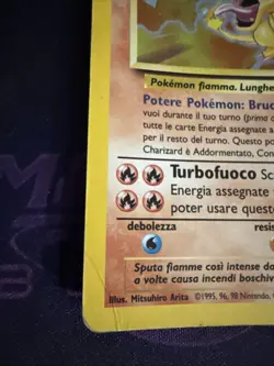 Carta Pokemon Charizard 4/102 Set Base Unlimited Rare Holo Card ITA 1999 - Image 5