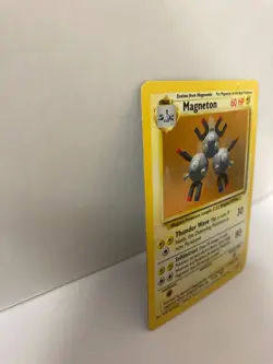 Magneton 9/102 Base Set Holo Rare Pokemon Card WOTC 1999 LP/MP - Image 5