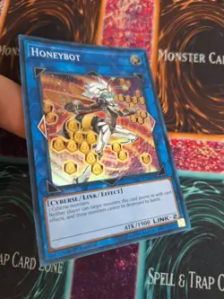 Yugioh Honeybot YS17-EN042 Super Rare 1st Edition Near Mint - Image 2