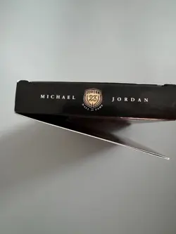 2009 MICHAEL JORDAN HALL OF FAME COMMEMORATIVE CARD AND GAME USED FLOOR PIECE-UD - Image 5