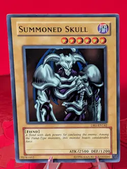 Summoned Skull DB1-EN142 YuGiOh Dark Beginning 1 Unlimited Super Rare - Image 1