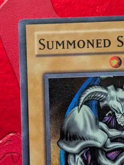 Summoned Skull DB1-EN142 YuGiOh Dark Beginning 1 Unlimited Super Rare - Image 3