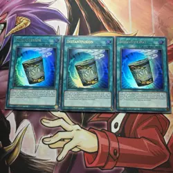Yugioh! Playset 3x Instantfusion Ultra Rare - MAMA-DE080 1. Auflage - Deutsch - Image 1