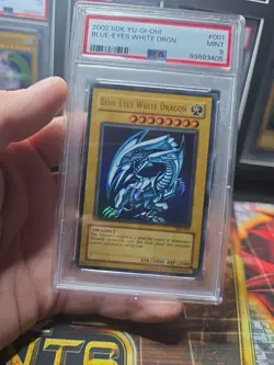 Blue-Eyes White Dragon Yugioh 2002 SDK-001 Ultra Rare Unlimited PSA 9 - Image 1