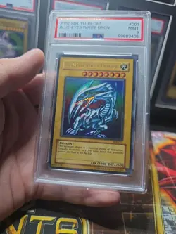 Blue-Eyes White Dragon Yugioh 2002 SDK-001 Ultra Rare Unlimited PSA 9 - Image 2