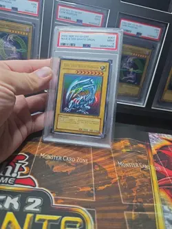 Blue-Eyes White Dragon Yugioh 2002 SDK-001 Ultra Rare Unlimited PSA 9 - Image 3