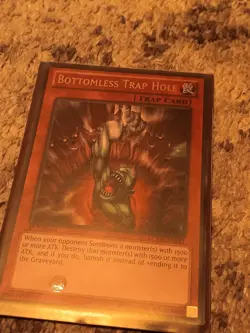 Bottomless Trap Hole LCYW-EN181 Legendary Collection 3: Yugi's World 1st Edition - Image 1